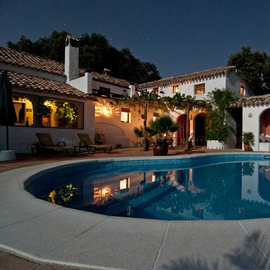 poolside-backyard-Mexico-lounge-area
